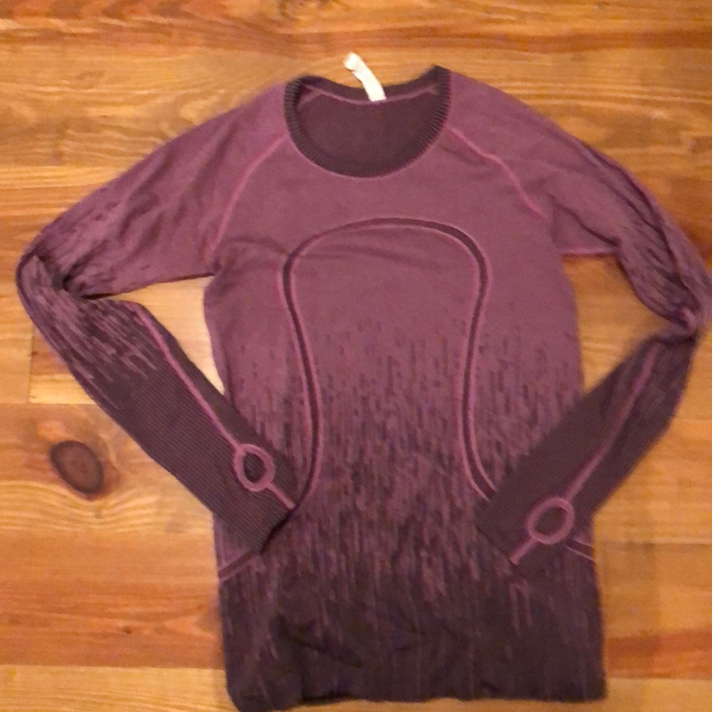 Vguc size 8 long sleeve run swiftly tee